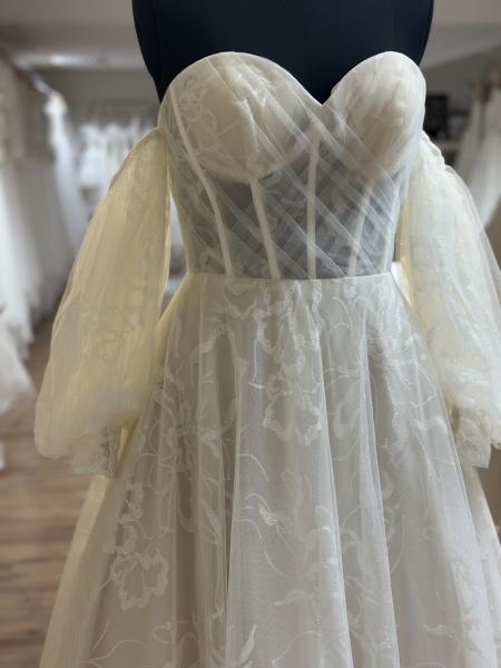 Modernes und nachhaltiges Brautkleid mit Ärmeln 50WA21293