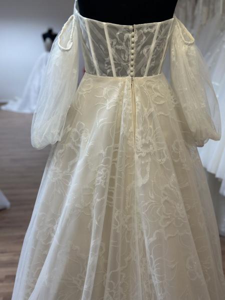 Modernes und nachhaltiges Brautkleid mit Ärmeln 50WA21293