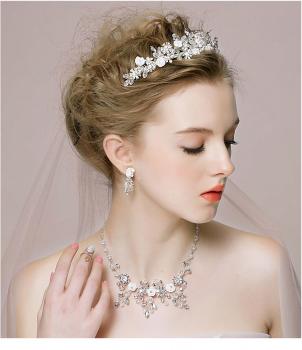 Brautschmuck Kette/Ohrringe/Diadem